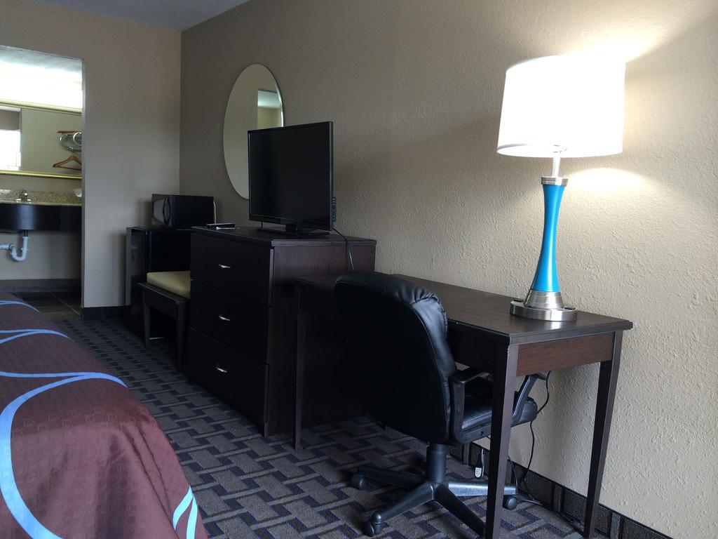 Super 8 By Wyndham Lakeland Δωμάτιο φωτογραφία